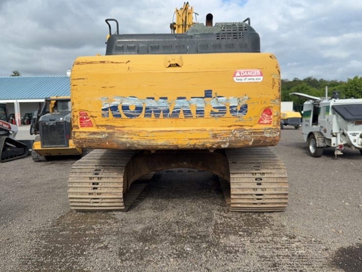 komatsu-pc210-lc-11-image-12