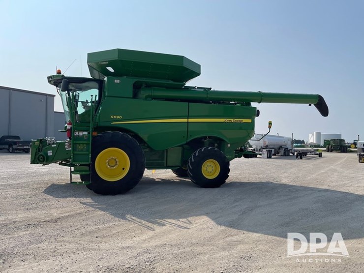 2016-john-deere-s690-image-22
