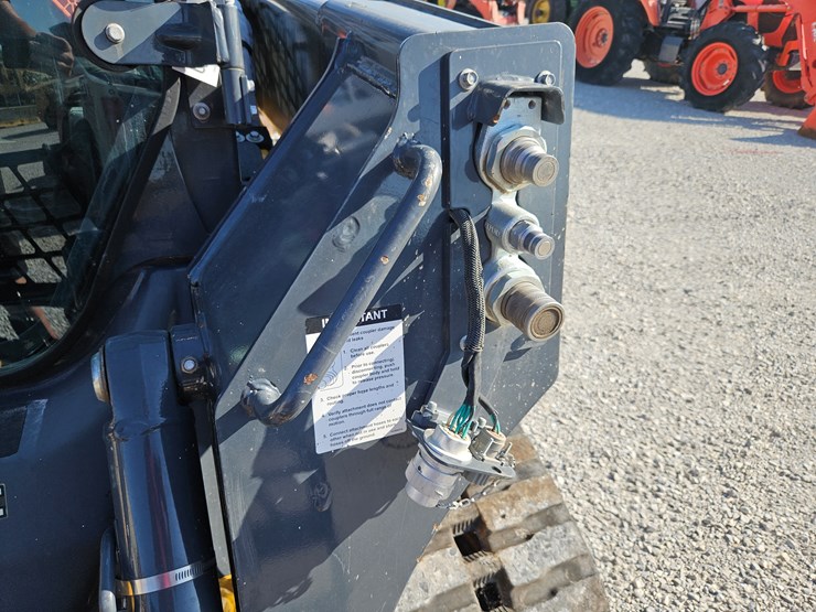 2022-deere-325g-image-6