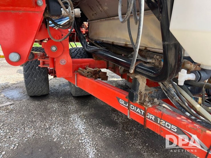 2019-kuhn-gladiator-1205-strip-till-bar-(jn2501,-unit-tb12)-image-22