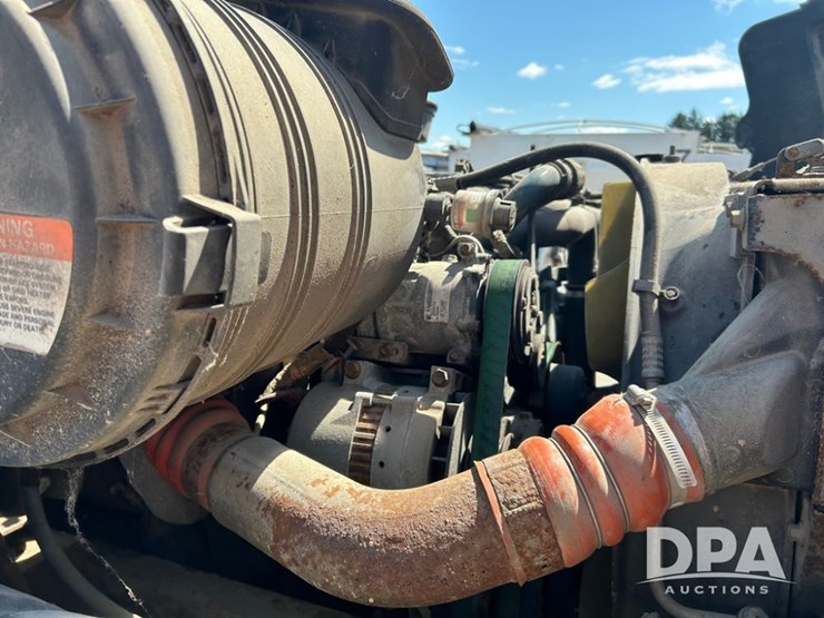 2005-international-durastar-4300-image-31