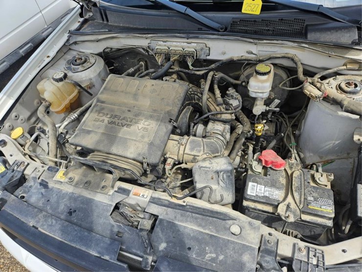 2011-ford-escape-image-8