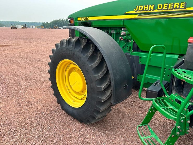 john-deere-8210-image-13