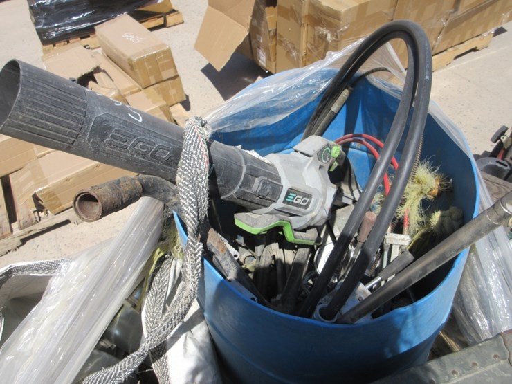 (4)-pallets-of-misc-items,-image-9