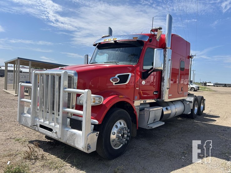 2020-peterbilt-567-image-1