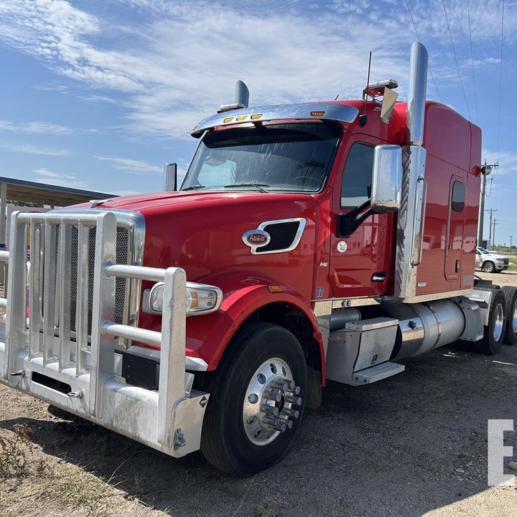 2020 PETERBILT 567