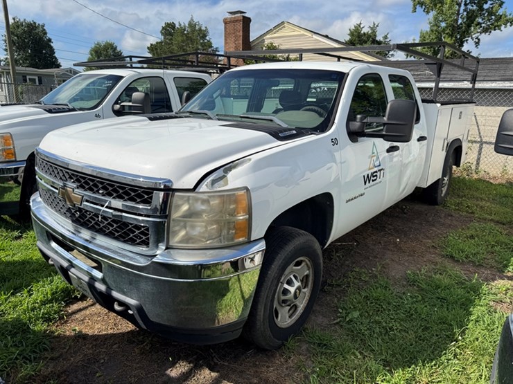 2011-chevrolet-silverado-2500-image-1