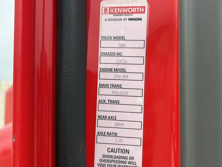 2016-kenworth-t880-image-11
