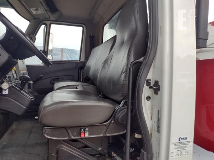 2017-international-durastar-4300-image-15