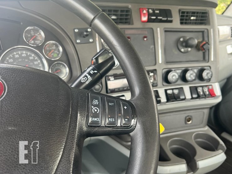 2019-kenworth-t680-image-27