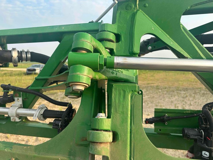 2018-john-deere-r4045-image-31