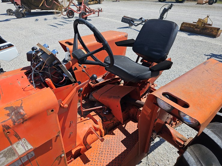 #201920-•-allis-chalmers-180-tractor-image-6