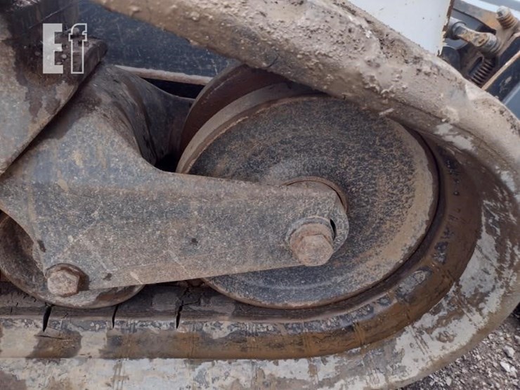 2021-bobcat-t870-image-27