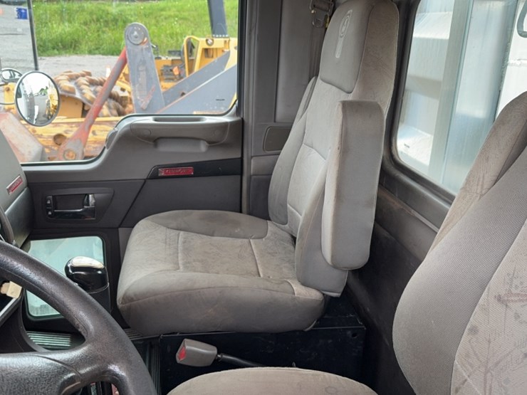 2008-kenworth-t800-image-15