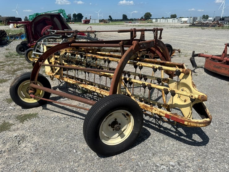 new-holland-256-image-3