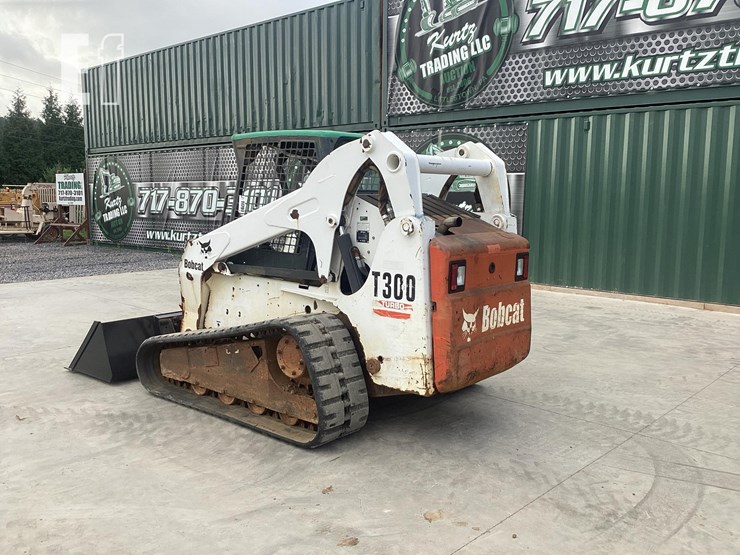2004-bobcat-t300-image-3