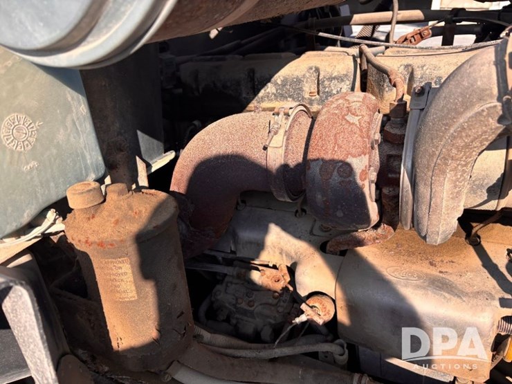 1999-mack-ch613-image-57