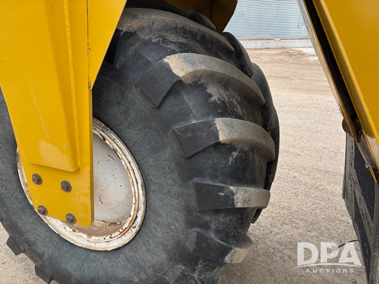 2006-john-deere-8-image-44