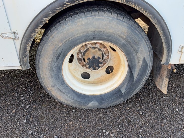 2008-ford-f750-image-14