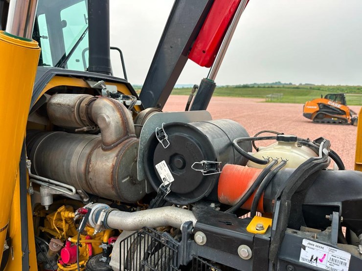 2018-deere-310sl-image-47