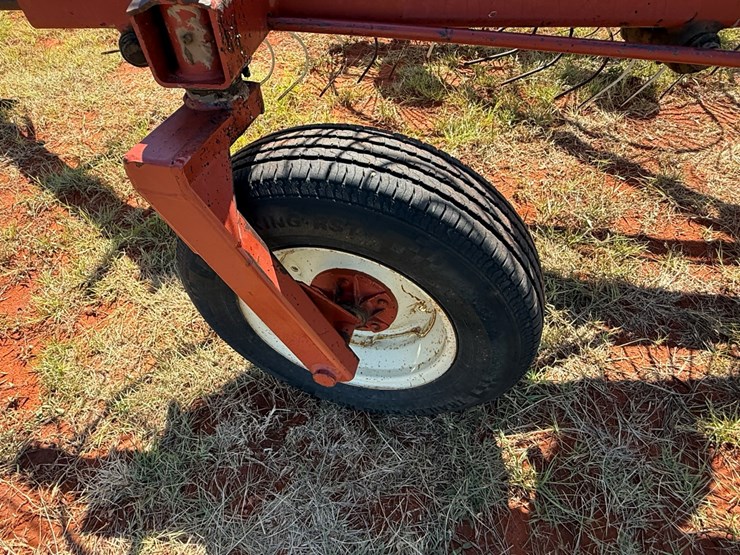 hesston-3983-image-12
