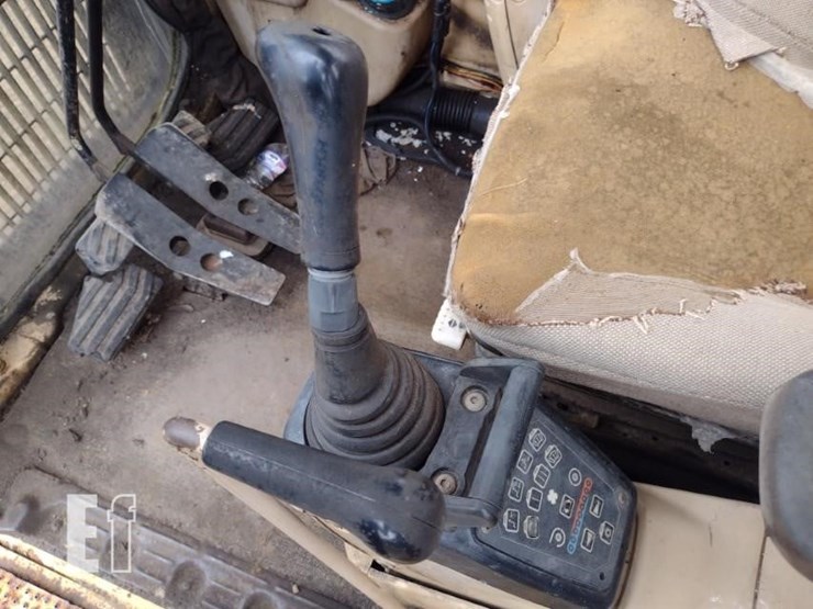 caterpillar-322l-image-11