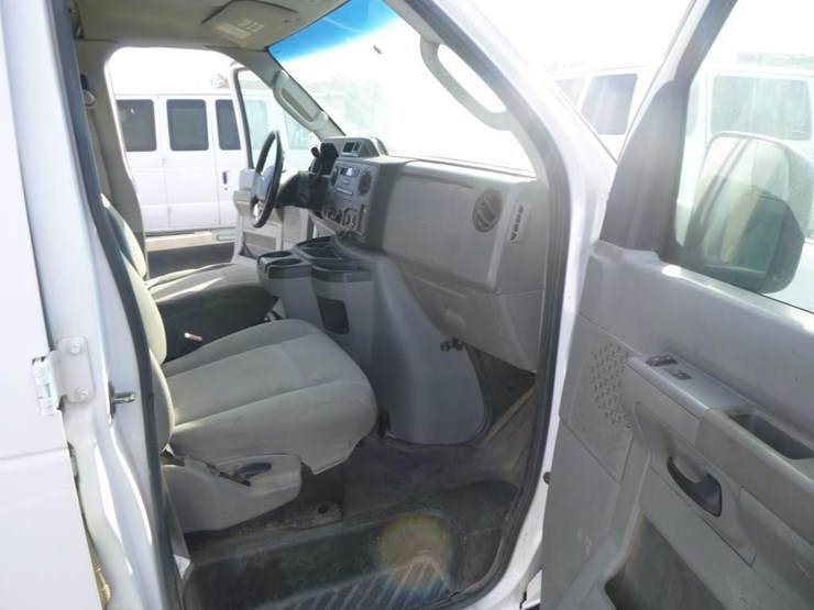 2012-ford-e350-image-15