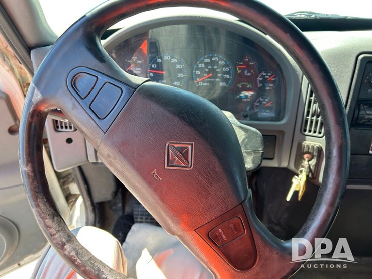2005-international-durastar-4300-image-42