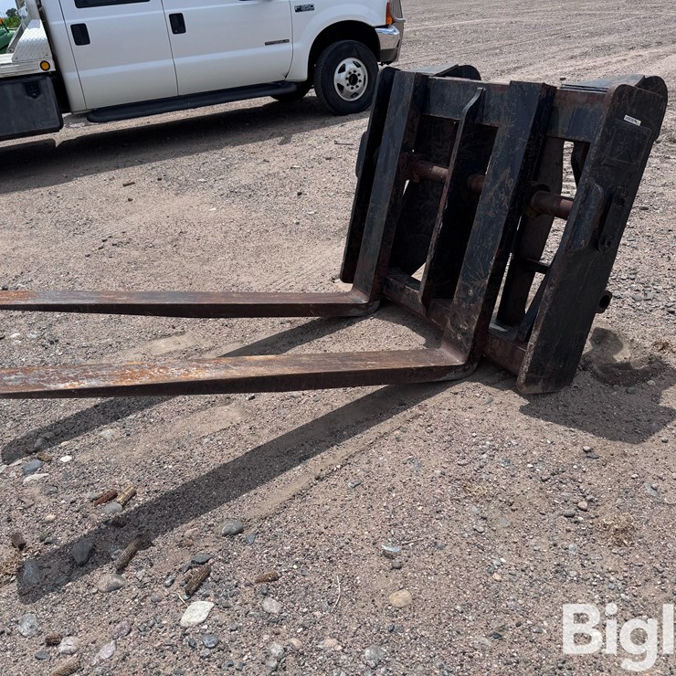 Caterpillar Pallet Forks Wheel Loader Attachment