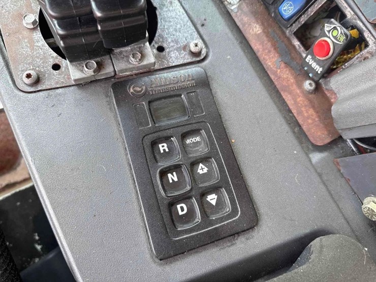 2010-mack-mru613-image-35