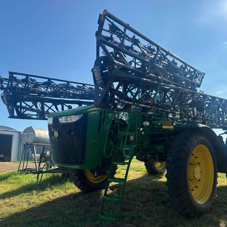 2014 JOHN DEERE 4940