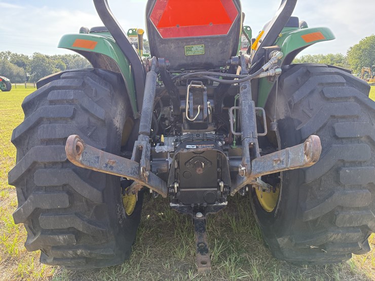 john-deere-3520-image-6
