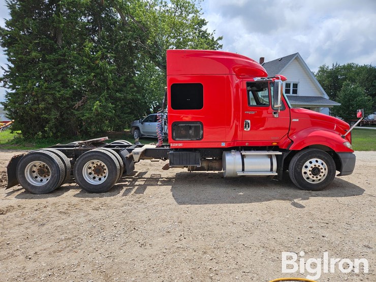 2013-international-prostar-image-4