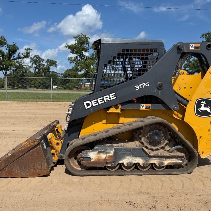2019 DEERE 317G
