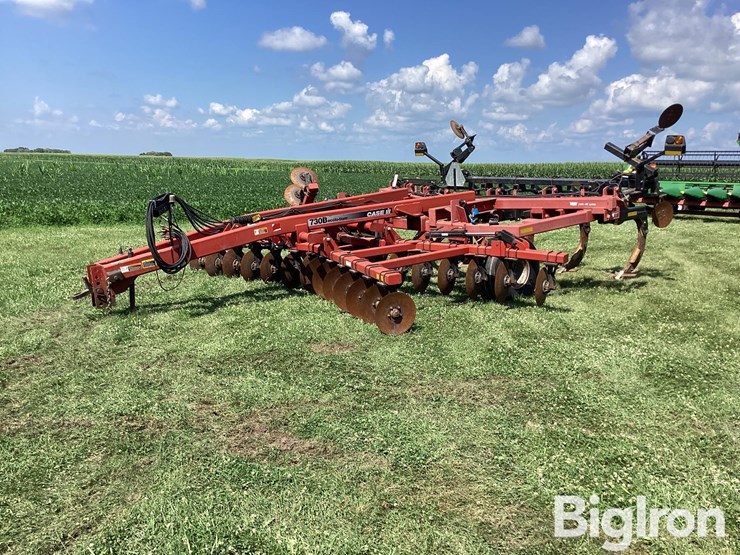 case-ih-730b-ecolo-tiger-7-shank-ripper-image-1
