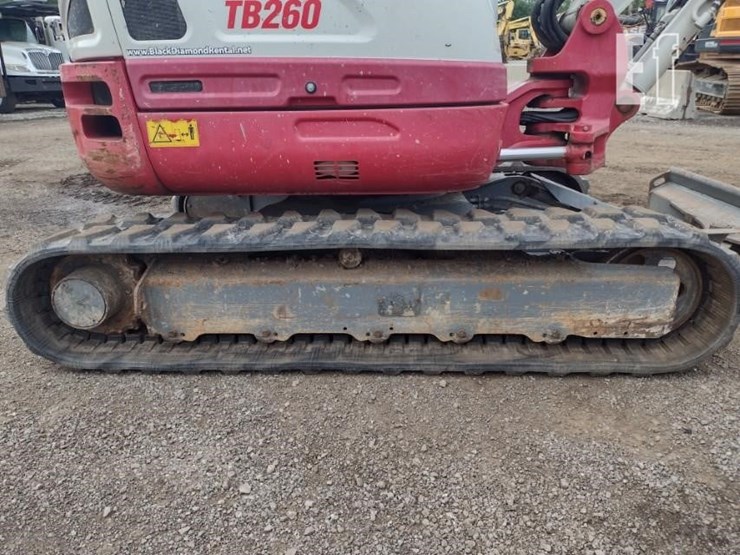 2018-takeuchi-tb260-image-36