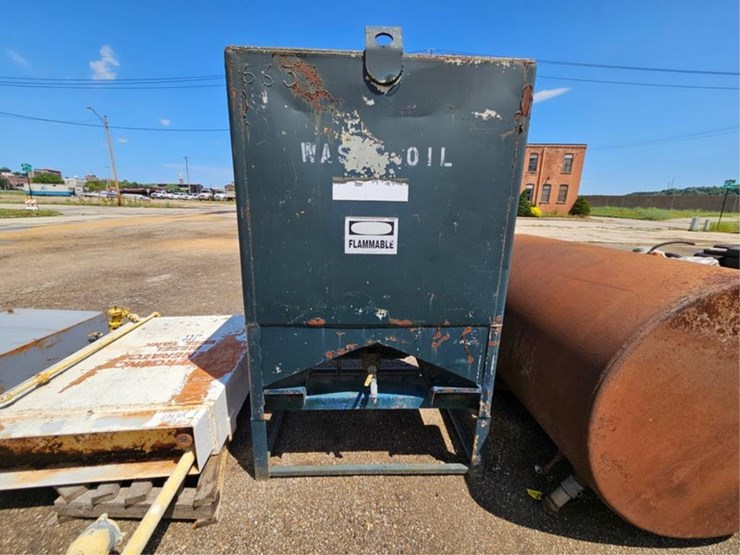 #2561-•-waster-oil-tank-w/fork-pockets-image-3