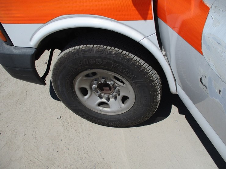 2007-chevrolet-express-3500-image-17