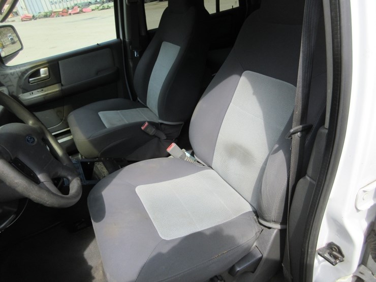 2003-ford-expedition-image-8