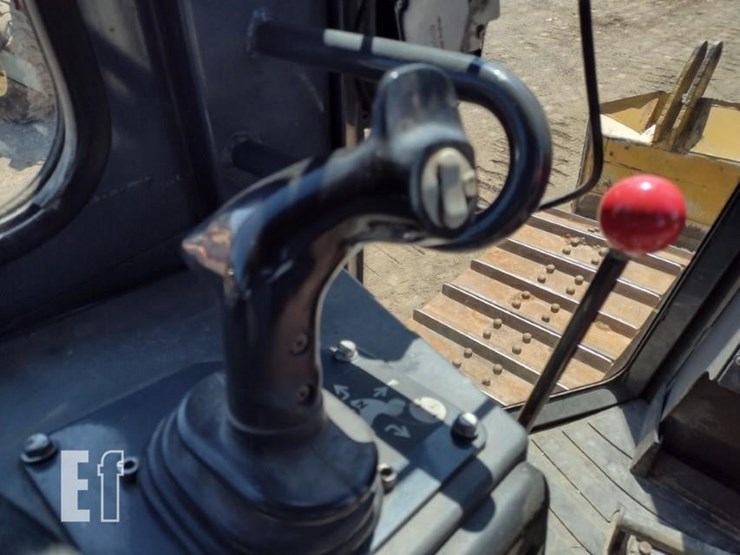 2016-deere-650k-image-12