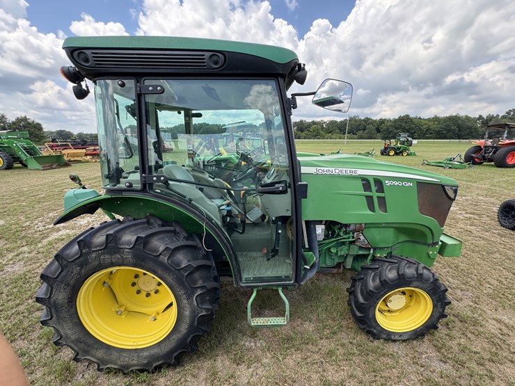 2017-john-deere-5090gn-image-5