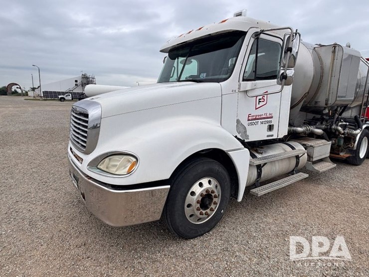2006-freightliner-columbia-truck-(gp11008,-unit-414)-image-25
