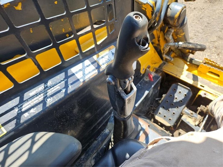 deere-ct332-image-19