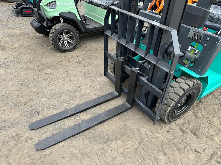 digmaster-dm-f20-forklift-image-9