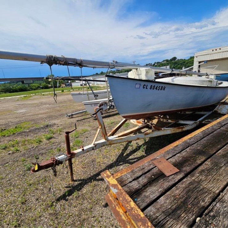 #2534 • O Day Rhodes 19' Sail Boat with Trailer