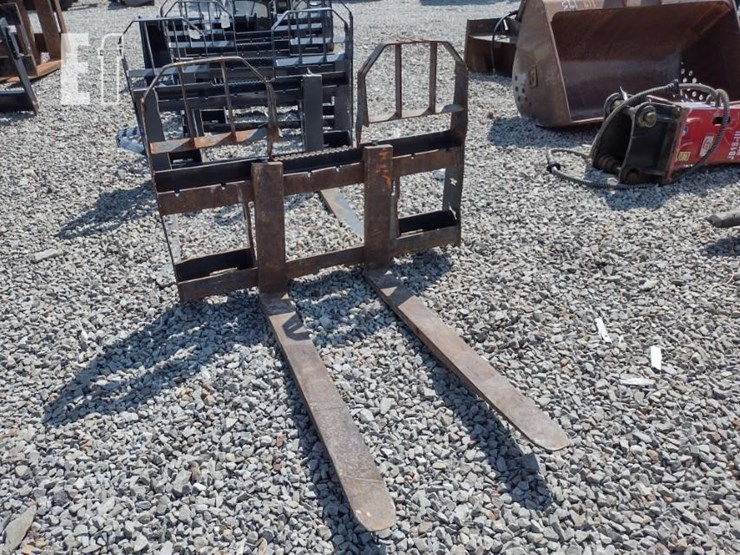 bobcat-48-in-pallet-forks-image-3