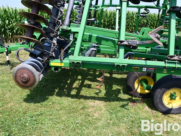john-deere-726-image-15