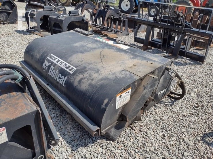 bobcat-72-in-sweeper-image-2