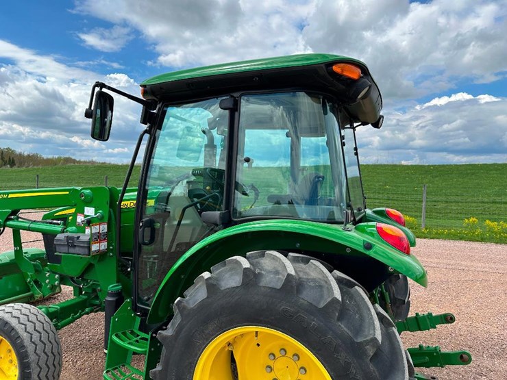 2020-john-deere-5075e-image-25