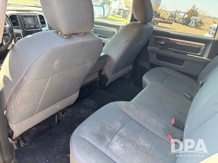 2015-dodge-ram-1500-image-27